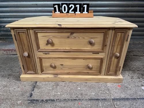Old pine stand - old,